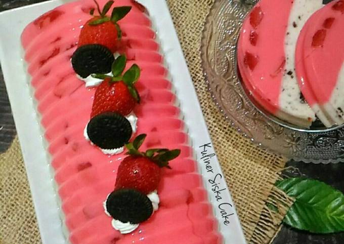 Cara membuat Puding Susu Strawberry Oreo _ merah putih Cara membuat Puding Susu Strawberry Oreo _ merah putih