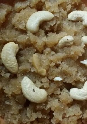 A picture of Rava Halwa.