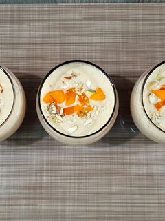 બનાના એન્ડ પપૈયા મિલ્ક શેક (Banana Papaya Milk Shake Recipe In Gujarati) રેસીપી મુખ્ય ફોટો