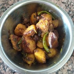 A picture of Sukhi aloo masala.