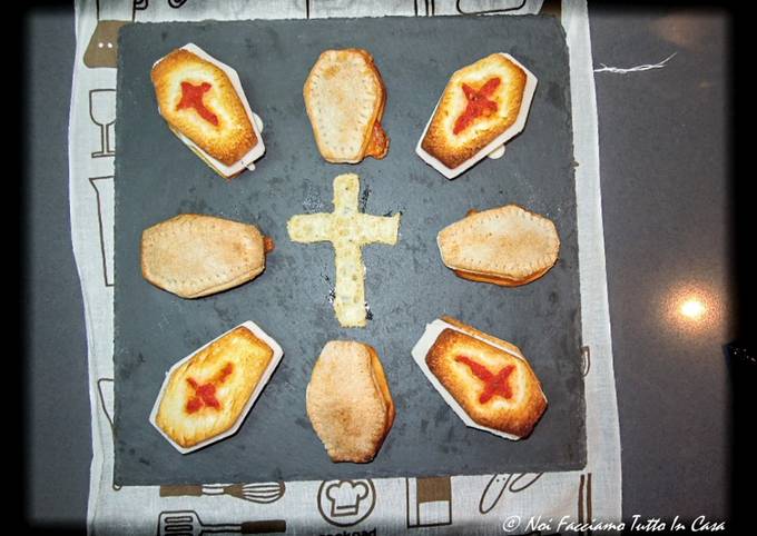 Ricetta di Ultimate Tramezzini e pizzette &amp;#34;Bara di halloween&amp;#34;