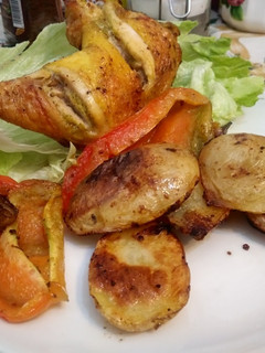 Una foto de Pollo al horno con sazón de ají panca