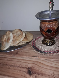 Una foto de Mi versión de tortas fritas😊