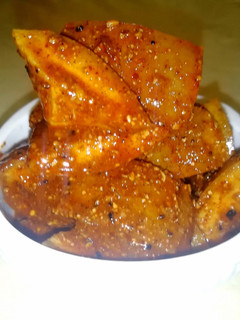 A picture of Punjabi Aam ka achar.