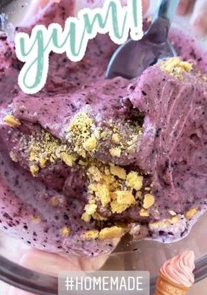 Una foto de Helado de arándanos (4 personas)