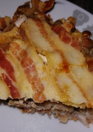 Sajtos, baconos, gombás karaj recept fotója