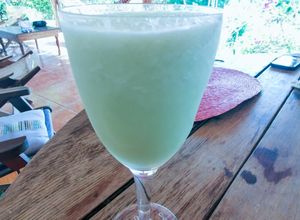 Una foto de Smoothie de melón rocío de miel 🍈