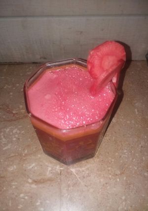 A picture of Fresh carrot juice.