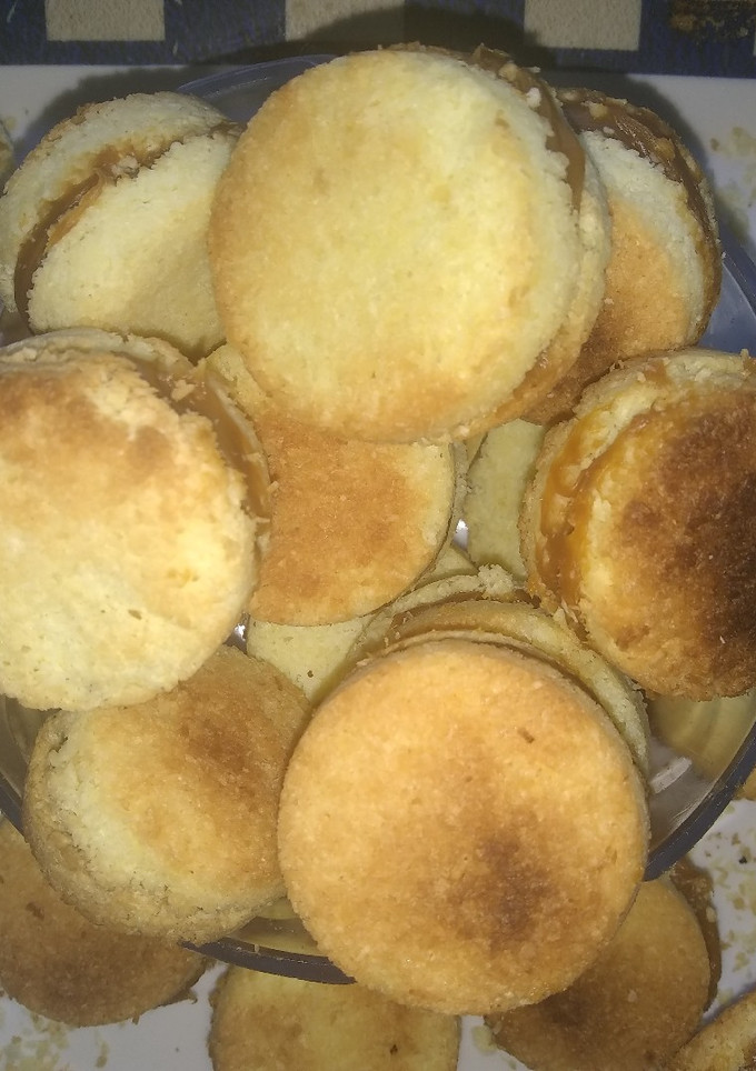 Una foto de Alfajores de coco