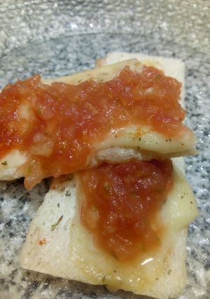 Una foto de Tostadas mediterráneas light