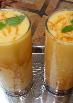 A picture of Mango  butterscotch  iceshake.