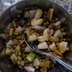 A picture of Moong dal chaat.