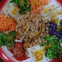 A picture of Yee Sang.