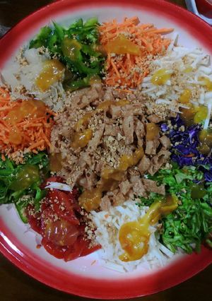 A picture of Yee Sang.