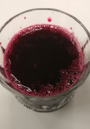 A picture of Beetroot, carrots,& spinich punch.