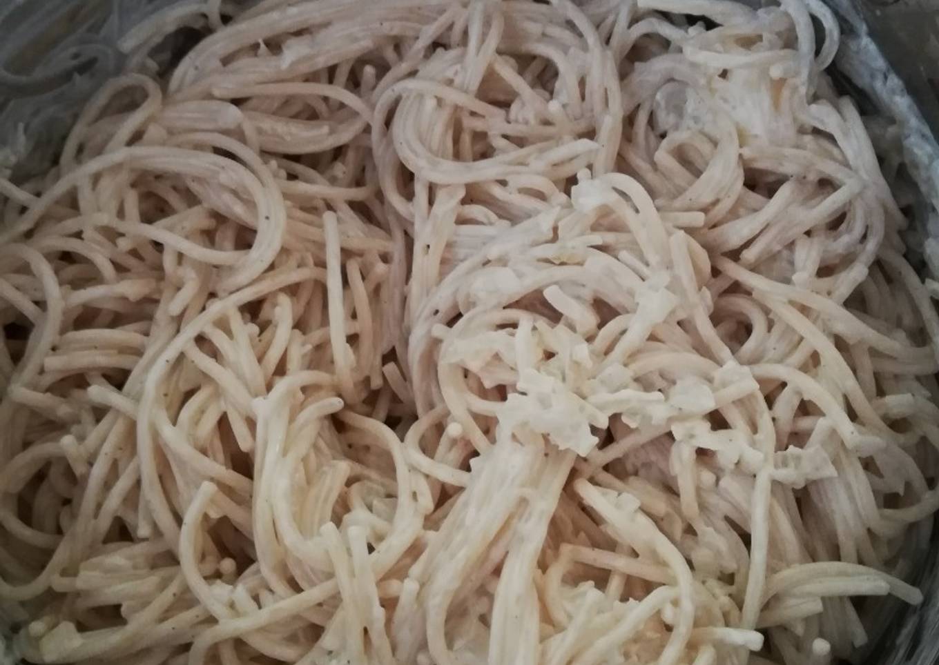 Spaghetti blanco con mega queso