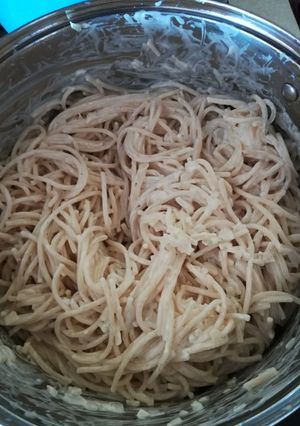 Una foto de Spaghetti blanco con mega queso
