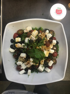 Una foto de Ensalada de espinacas con bulgur al aroma de albahaca