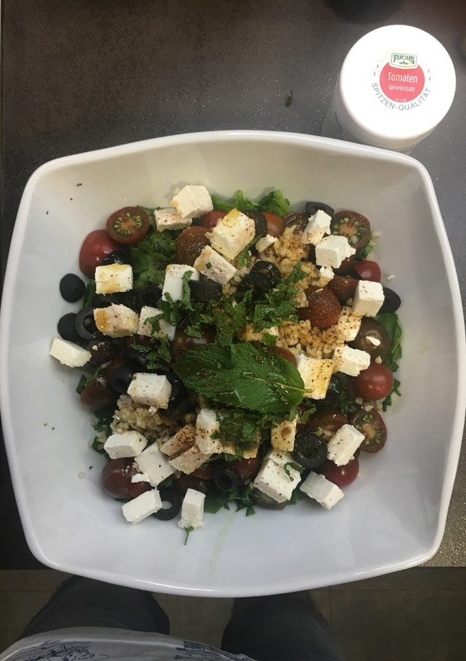Una foto de Ensalada de espinacas con bulgur al aroma de albahaca