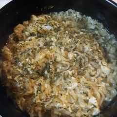 A picture of Egg and Noodles.