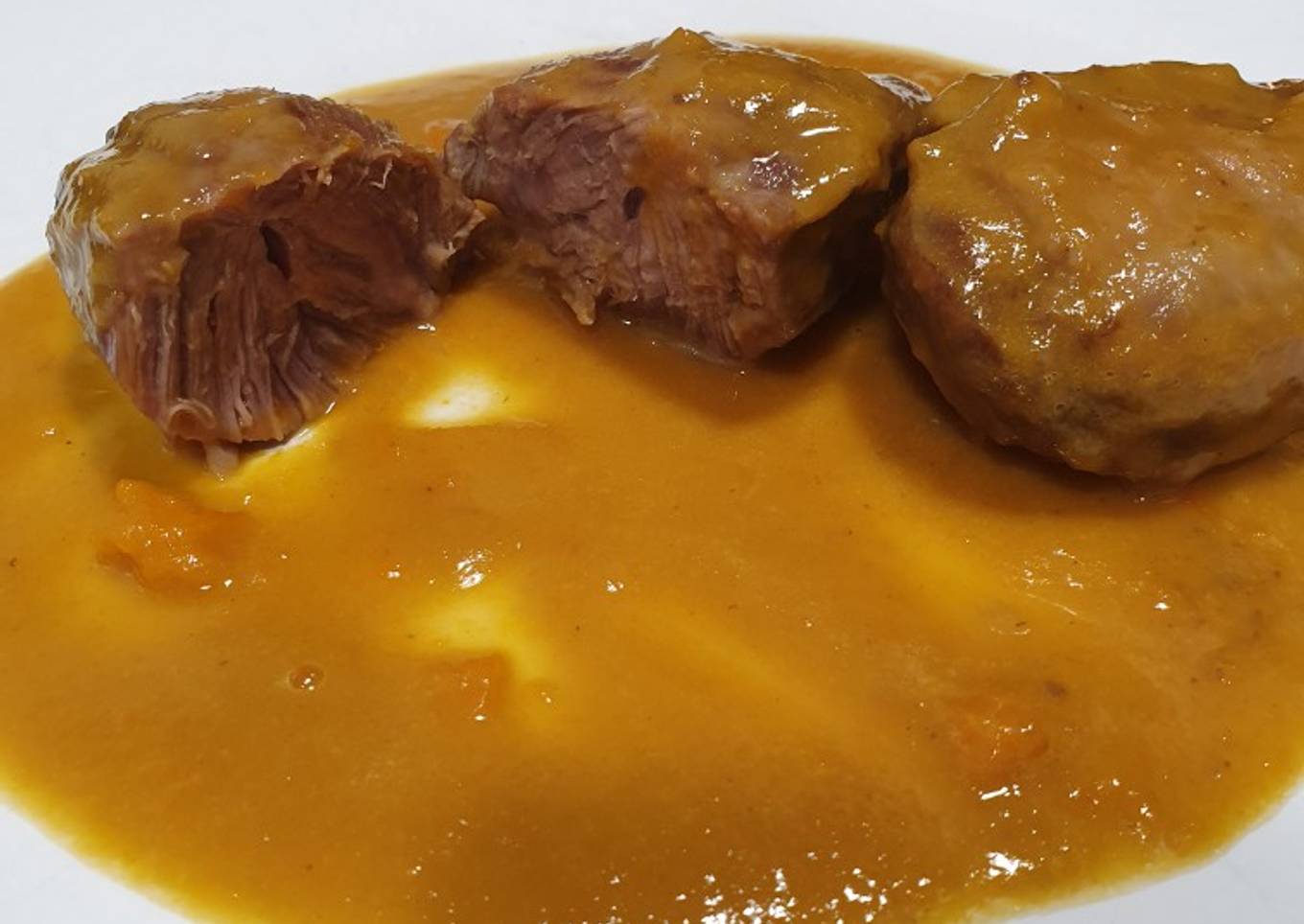 Carrilleras de cerdo en salsa con toque de miel