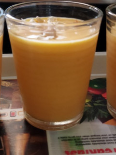 મેંગો લસ્સી (Mango Lassi Recipe In Gujarati) રેસીપી મુખ્ય ફોટો