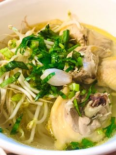 Hình của món Phở gà Nha Trang.
