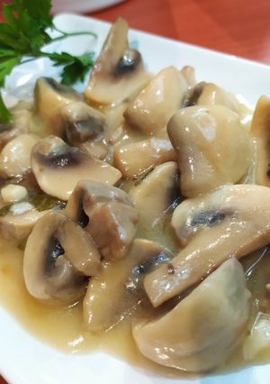 Foto principal de Champiñones al vino blanco