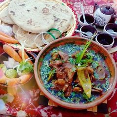 A picture of PISHAWRI_KARHAI With home_made_naan.