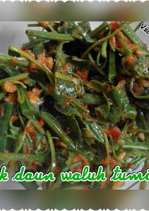 Foto resep Pucuk daun waluh tumis ebi ala padang (resep mertua)