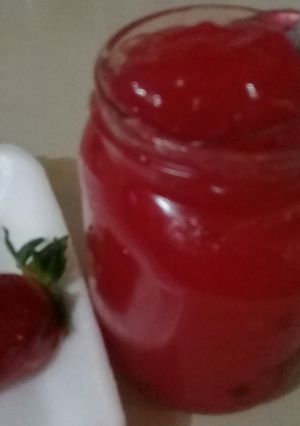 Una foto de Jalea o brillo de frutillas