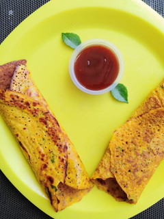 बेसन चीला(Besan chilla recipe in Hindi) रेसिपी मुख्य फोटो