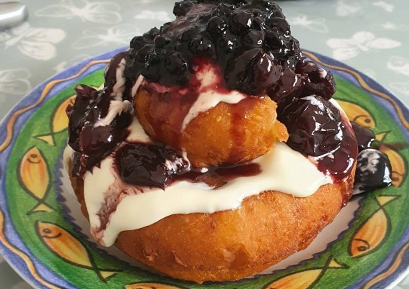Cheese doughnuts - papanaşi