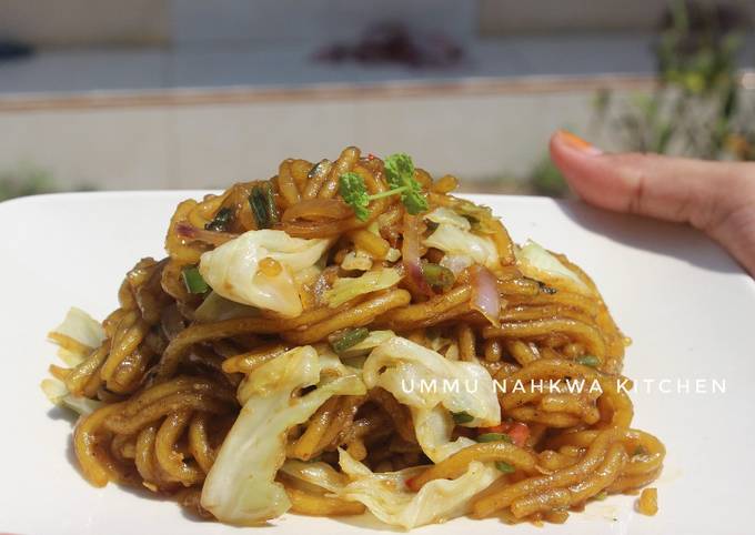 Bagaimana Menyiapkan Mie Goreng Kenyol, Bikin Ngiler