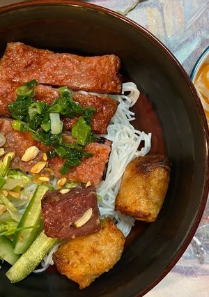 Hình của món Bún nem nướng.