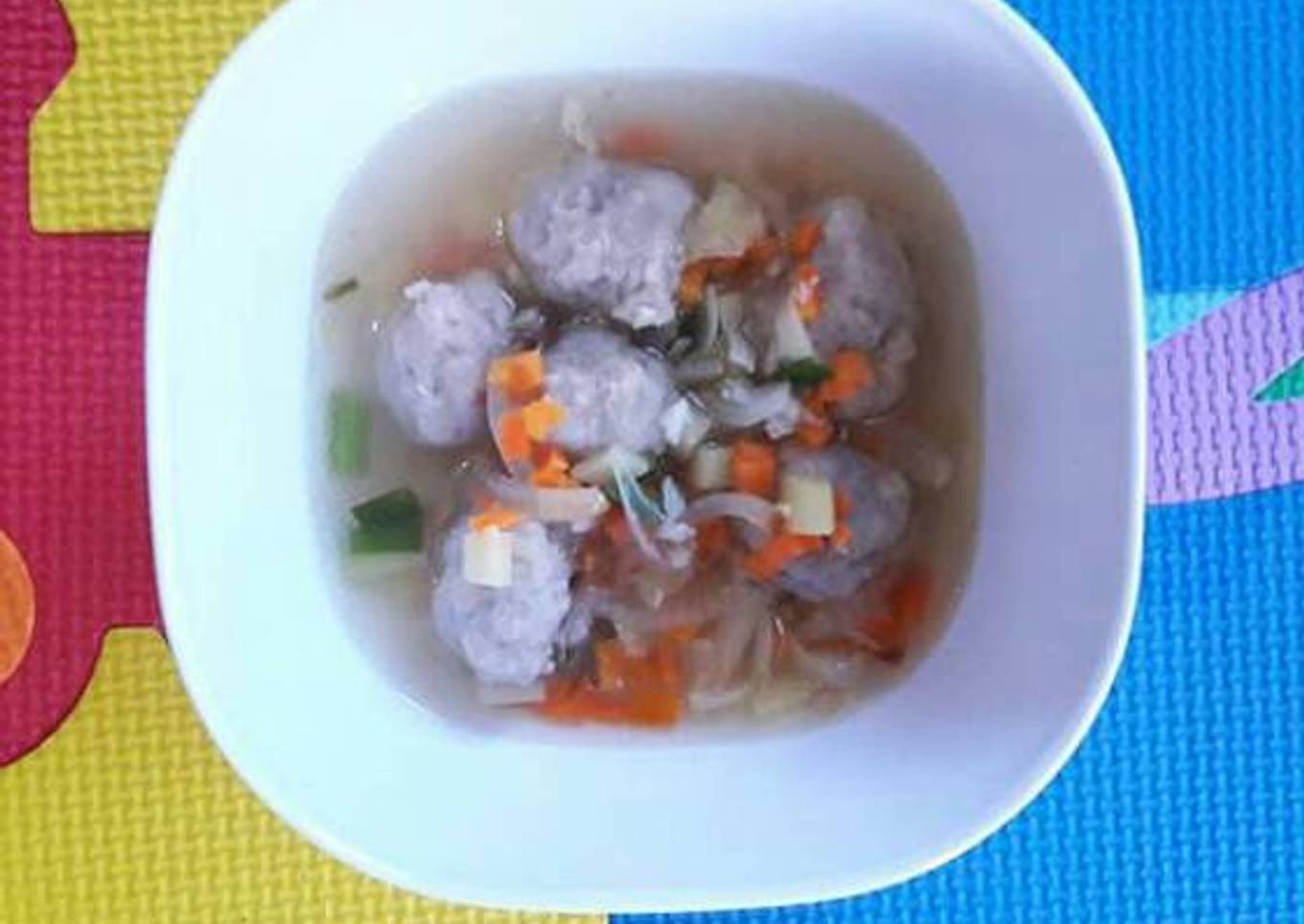 Sup bakso ayam dan sayuran (menu mpasi balita 18bulan)