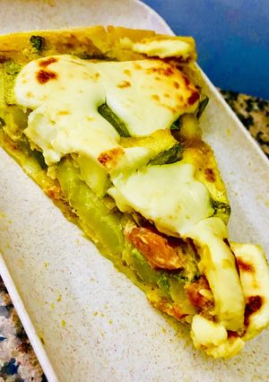 Una foto de TARTA DE ZAPALLITOS Y ZUCCHINIS 😋👏👏🤩❤️