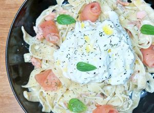 Une photo de Pâtes saumon citron et buratta