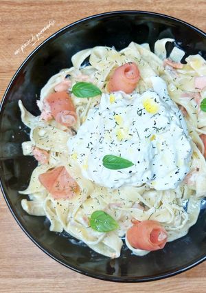 Une photo de Pâtes saumon citron et buratta