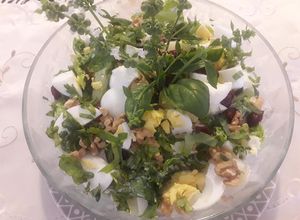 Una foto de Ensalada fresca y sencilla para la temporada de calor
