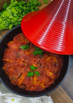 Paradicsomszószban sült kofta és burgonya mediterrán módra recept fotója
