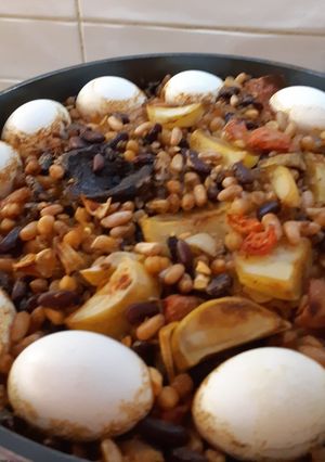 A picture of Cholent.