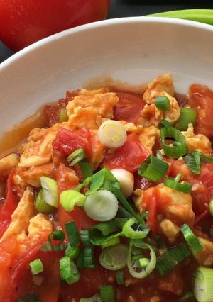 A picture of Chinese Stir-Fried Eggs and Tomatoes 蕃茄炒蛋.