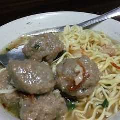 A picture of Mie Kuah Bakso Spesial by ummu asy syifa.