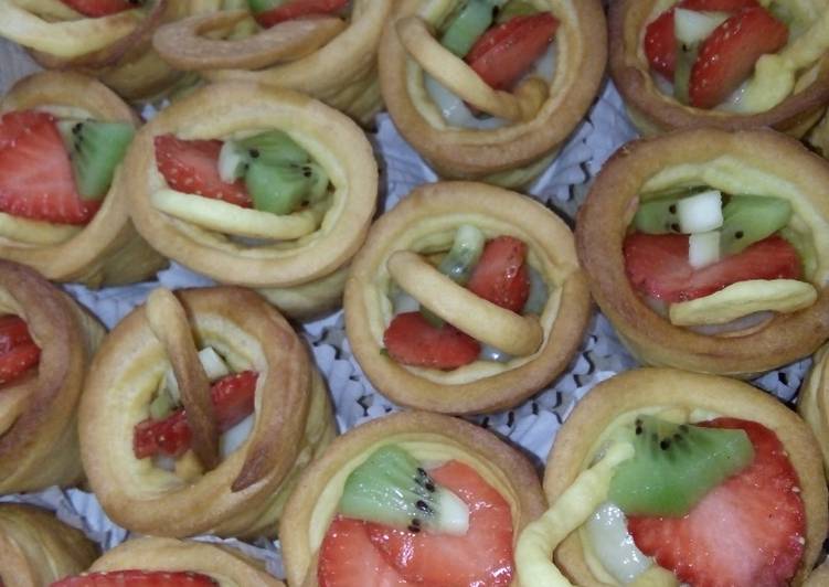 Sus buah strowbery with vla