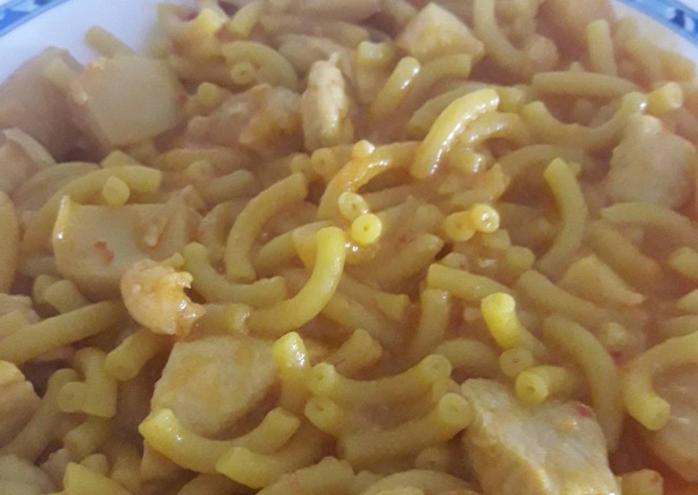 Fideuá (o paella) mar y tierra