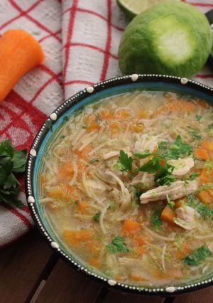 صورة لوصفة شوربة شعيرية ودجاج