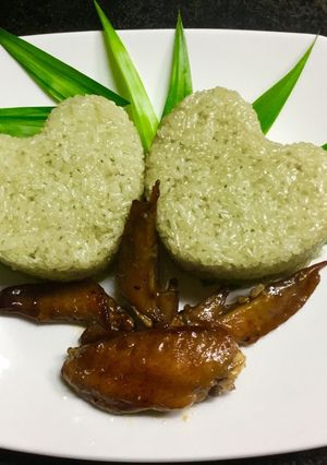Hình của món Xôi lá dứa - cánh gà chiên nước mắm.
