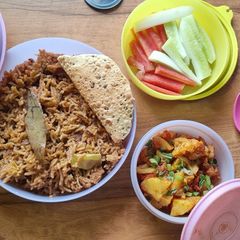 A picture of Sindhi Pulav Gobhi Aloo.