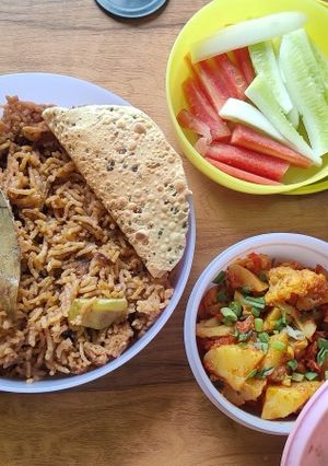 A picture of Sindhi Pulav Gobhi Aloo.